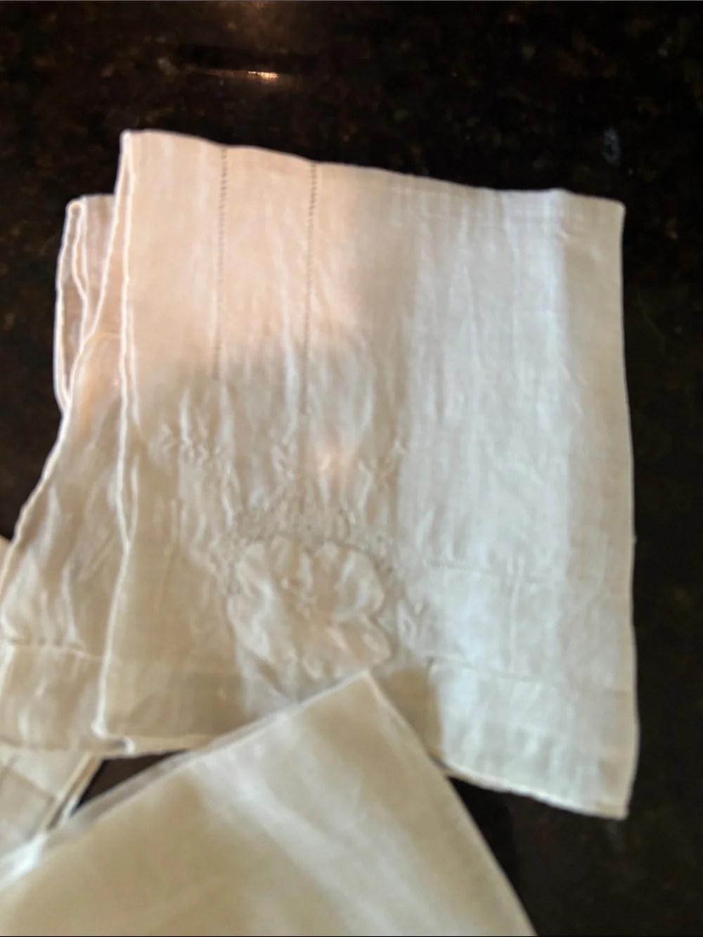 Vintage White Embroidered Linen Napkins - Set of 4